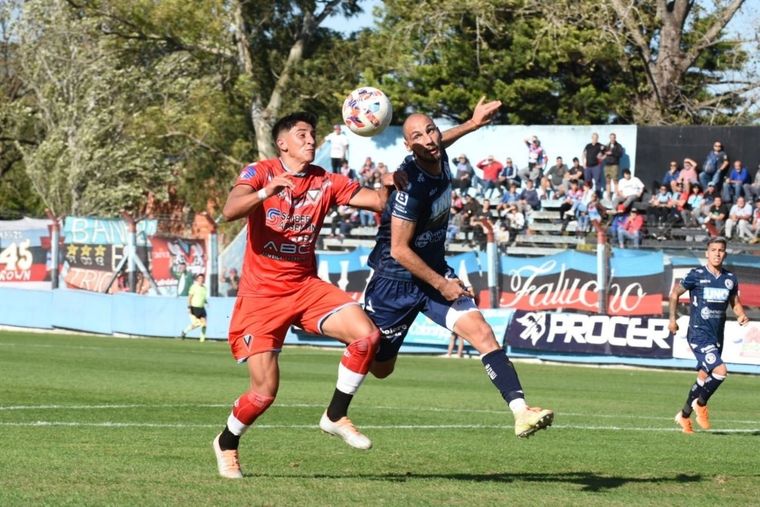 Independiente Rivadavia empató 1 a 1 con Brown de Adrogué y suma 15 puntos en la Primera Nacional.
