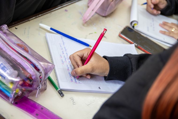 La retención escolar alcanzó un promedio general del 98,22%. La retención escolar alcanzó un promedio general del 98,22%.