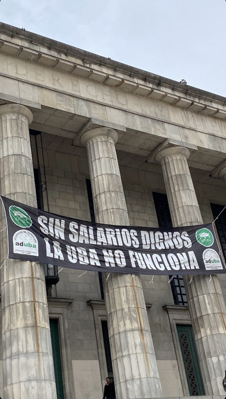 El Ministerio de Capital Humano informó este miércoles una serie de medidas económicas dirigidas a universidades nacionales y hospitales universitarios.