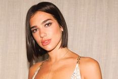 Foto: https://www.elsiglodedurango.com.mx/noticia/2018/dua-lipa-sorprende-con-vestido-transparente.html