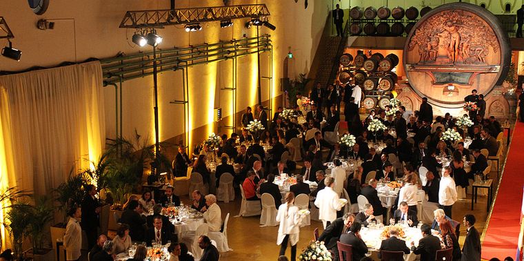 La imponente bodega brindó el marco para la primera recepción gastronómica a los presidentes. Foto: Nacho Gaffuri / MDZ