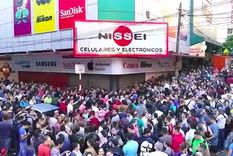 multitudes cruzan a paraguay por el black friday de ciudad del este multitudes cruzan a paraguay por el black friday de ciudad del este