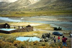 una ruina de 1938 que atrae a turistas en plena alta montana una ruina de 1938 que atrae a turistas en plena alta montana