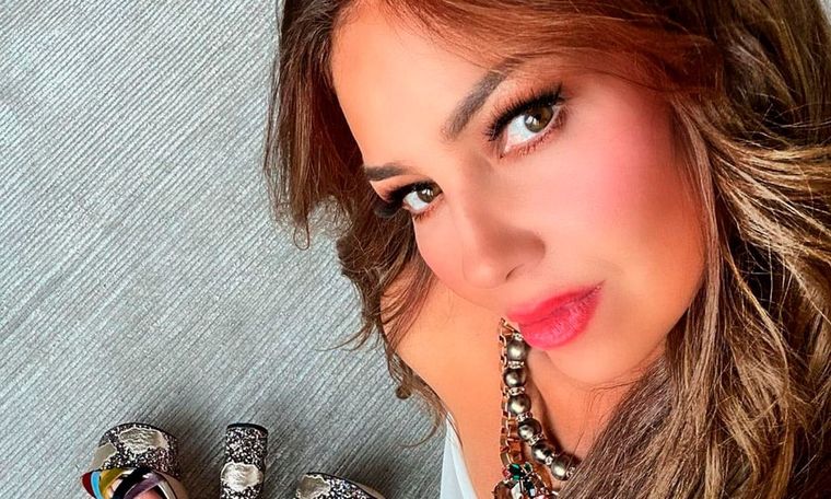 Foto: https://www.hola.com/actualidad/20201031178388/thalia-la-vuelve-a-liar/