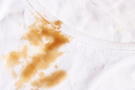 Depende de la mancha, será el ingrediente de limpieza que debemos utilizar. Depende de la mancha, será el ingrediente de limpieza que debemos utilizar.