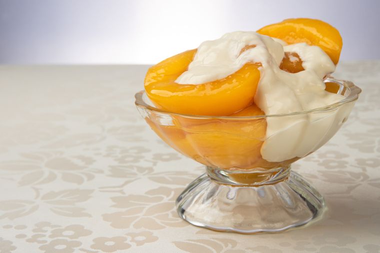 Probá la receta de duraznos con crema y volvé a los sabores de la infancia