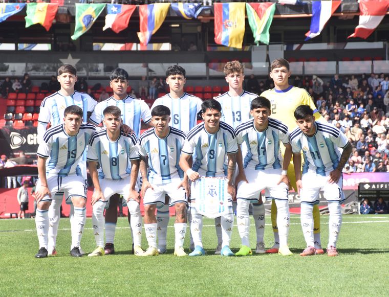 La formación titular de la Argentina Sub-19 ante Venezuela.