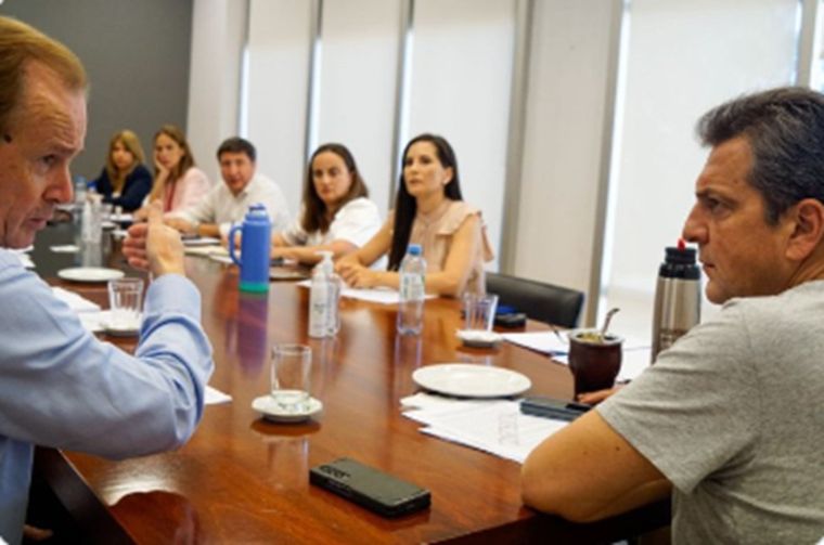 Sergio Massa con dirigentes del Frente Renovador