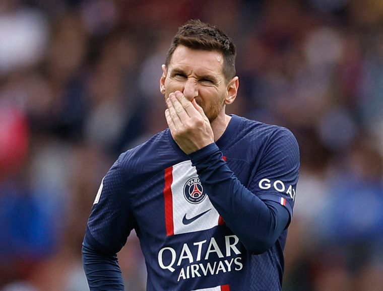 Los ultras del PSG protestaron contra Messi en la sede del club. Foto: Noticias Argentinas
