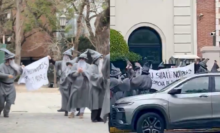 Protestan vestidos de Gandalf.