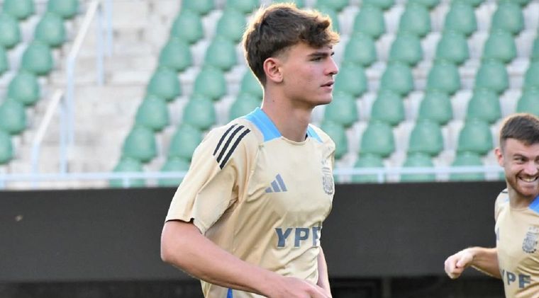 El juvenil se prepara para el momento en el que le toque jugar en la Mayor. Foto: Instagram @nicopaz1o