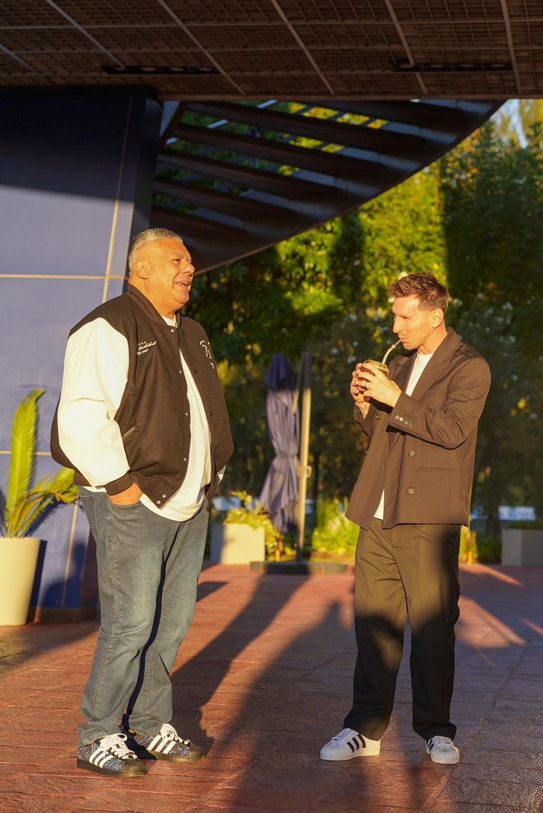 El presidente de la AFA le dio la bienvenida al capitán argentino.