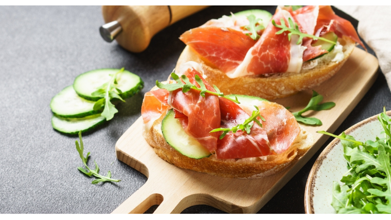 El pan bien tostado es clave para que la rceta de crostini no se humedezca rápido. El pan bien tostado es clave para que la rceta de crostini no se humedezca rápido.
