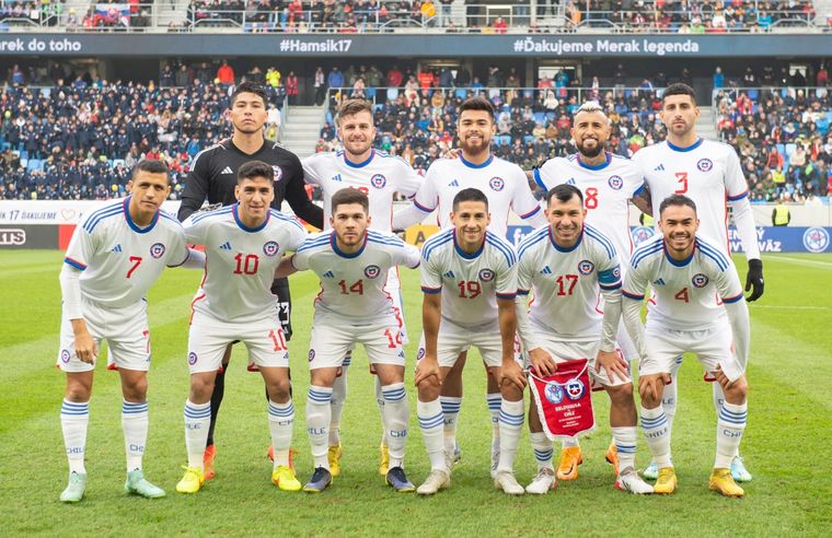 Chile jugó un amistoso frente a Eslovaquia el mismo día en el cual comenzaba el Mundial y empató 0-0. Foto: (foto: @LaRoja).