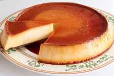 Admira la cremosidad de este flan napolitano ¡un espectáculo!