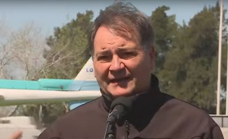 El Ministro de Seguridad de la Provincia de Buenos Aires, Javier Alonso, durante la conferencia de prensa sobre el triple crimen de las chicas desaparecidas en La Matanza El Ministro de Seguridad de la Provincia de Buenos Aires, Javier Alonso, durante la conferencia de prensa sobre el triple crimen de las chicas desaparecidas en La Matanza