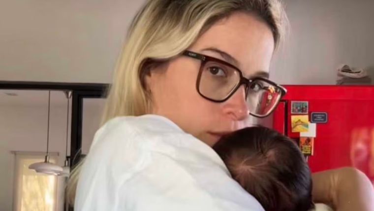 Sofía detalló que la operación de frenillo corto fue necesaria para mejorar la lactancia. Sofía detalló que la operación de frenillo corto fue necesaria para mejorar la lactancia.