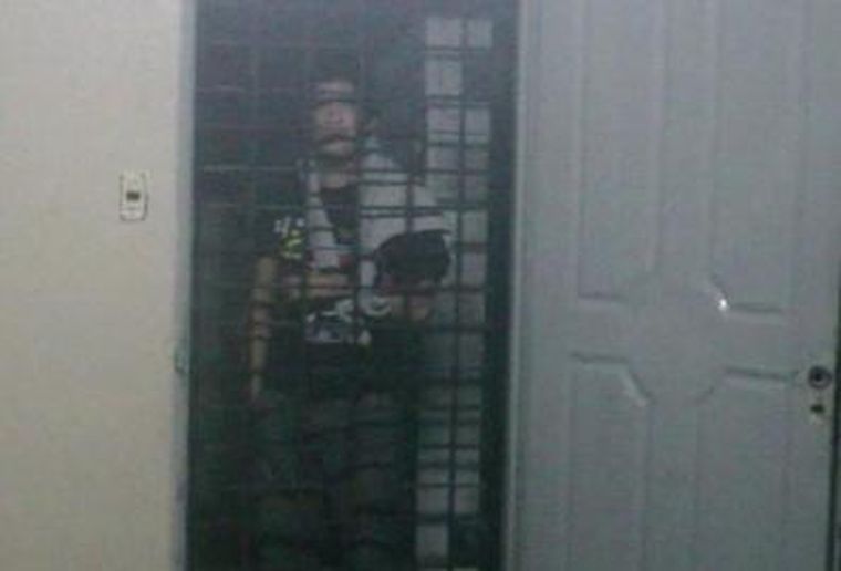 El detenido intentando contar qué sucedió. Foto: MDZ / Captura video