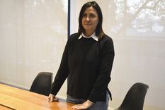 Andrea Ferreyra en los estudios de MDZ. Foto: Maximiliano Ríos / MDZ