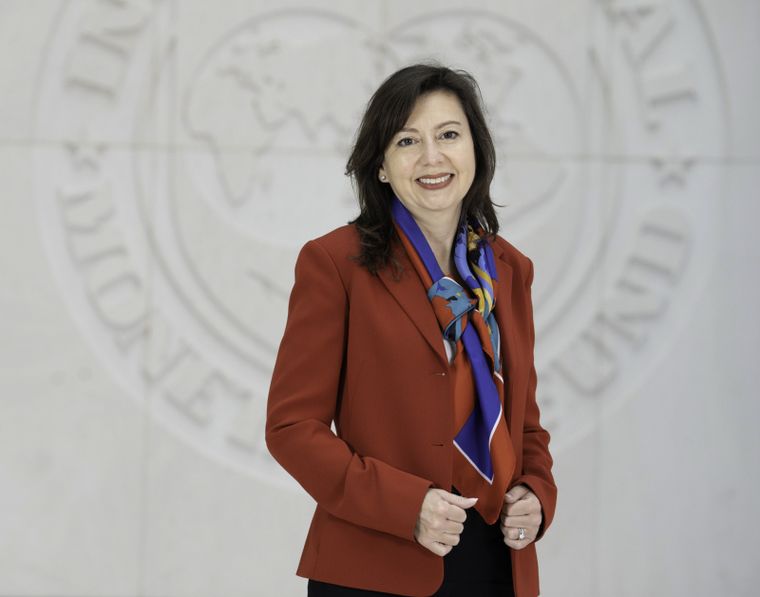 Vocera del FMI, Julie Kozack