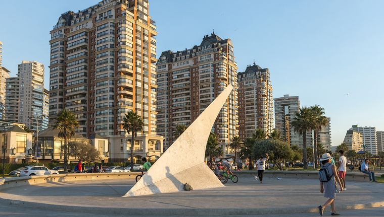Reloj de sol en la ciudad de Viña del Mar. Foto: SERNATUR