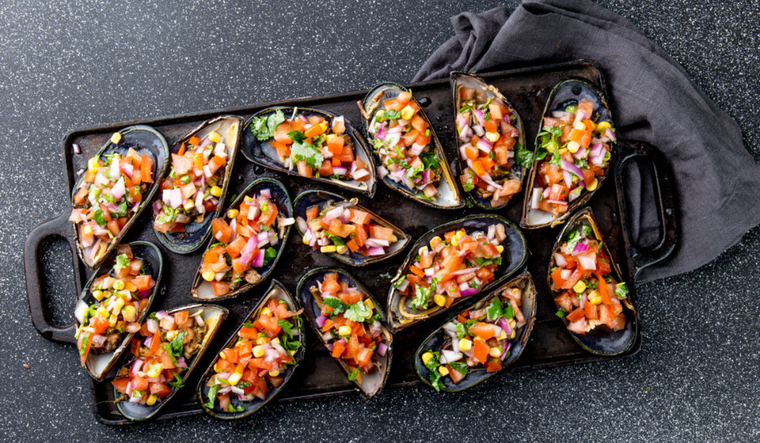 Descubre el sabor del Perú con los choros a la chalaca caseros Foto: Shutterstock