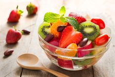 Para conciliar el sueño y descansar bien debes consumir estas frutas Foto: Shutterstock