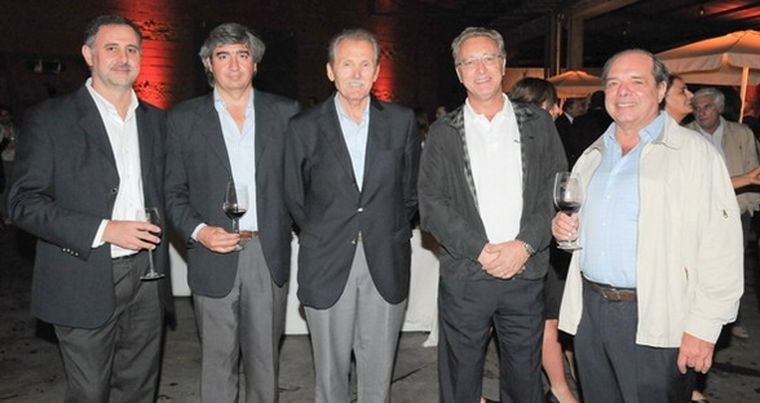 Señores del vino. Milton Kuret, Luis Chaluleu, Alberto Arizu, Juan Evangelista y José Orfila. Foto: Gentileza