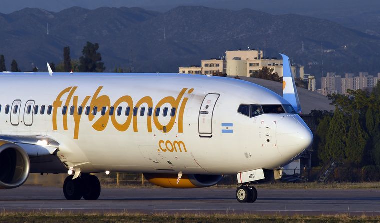 Un ranking elaborado por la firma Amadeus ubicó a Flybondi como la segunda aerolínea más impuntual del país. Un ranking elaborado por la firma Amadeus ubicó a Flybondi como la segunda aerolínea más impuntual del país.