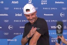 Fucsovics muestra el mate que tiene tatuado. Foto: Captura