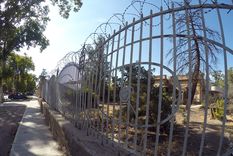 El recuerdo de la antigua mansión Notti-Cantú y el viejo Ford que aún duerme en el garage. Foto: ALF PONCE MERCADO / MDZ El recuerdo de la antigua mansión Notti-Cantú y el viejo Ford que aún duerme en el garage. Foto: ALF PONCE MERCADO / MDZ