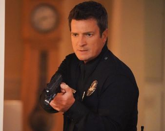 Nathan Fillion interpreta a John Nolan en esta serie.