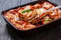 Receta imperdible de lasaña de carne con salsa de tomate un plato que dejará a todos con ganas de más.