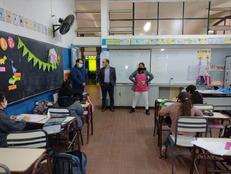 El fallo favorece al Gobierno, que ha decidido mantener las clases presenciales. Foto: Prensa DGE