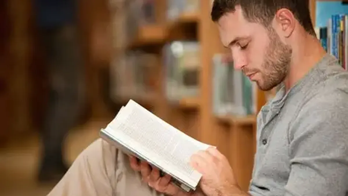 Los 3 libros que la inteligencia artificial eligió para leer este mes