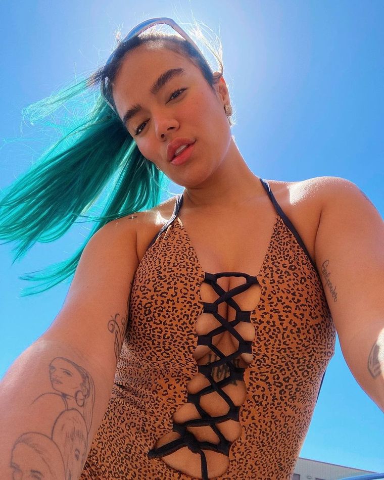 Karol G se anima a un cambio de look con este estampado Foto: Instagram