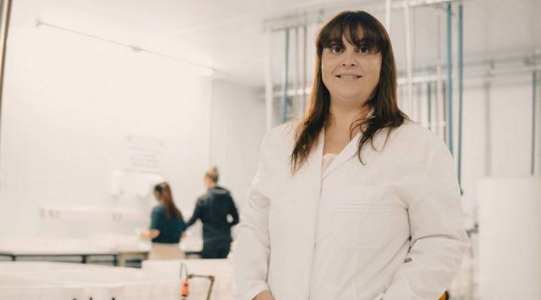 Tamara Rubilar, investigadora del CONICET y cofundadora de ERISEA, destacó que los pacientes tratados con Echa Marine “tuvieron una recuperación rápida y efectiva de los síntomas de covid prolongado. Foto: Conicet