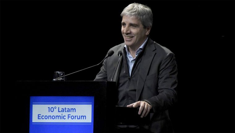 Luis Caputo, ministro de Economía, en el 10° Economic Forum. Foto: Juan Mateo Aberastain/MDZ