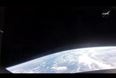 La tripulación regresó tras una histórica misión de diez días en órbita lunar.