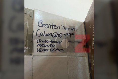 Tiroteo escolar pronto, el aterrador mensaje escrito en los cerámicos de los baños de una escuela de Mendoza. Tiroteo escolar pronto, el aterrador mensaje escrito en los cerámicos de los baños de una escuela de Mendoza.