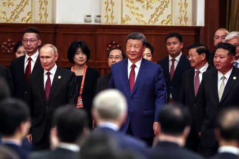 Donald Trump ironizó sobre la cita que comparten Xi, Putin y Kim. Foto Efe