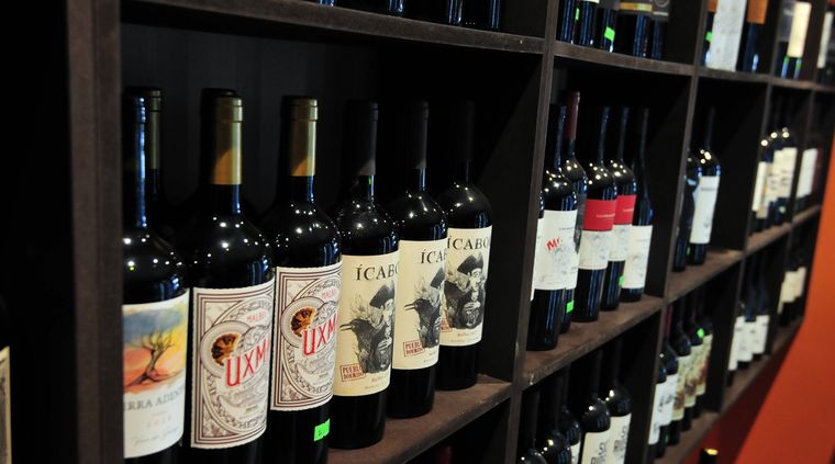 Bodegueros reclaman por el faltante de botellas. Foto: ALF PONCE MERCADO / MDZ