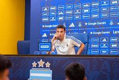 Lionel Scaloni estuvo siguiendo los partidos de Argelia, Austria y Jordania durante la fecha FIFA.