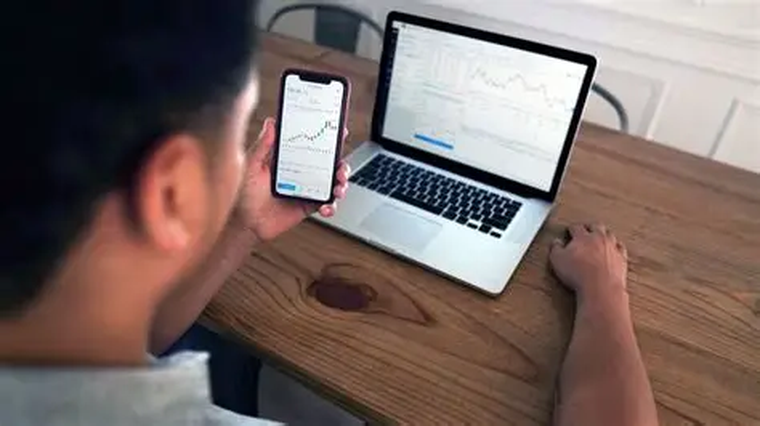 Los inversores conservadores priorizan la seguridad del capital por encima de la rentabilidad. Los inversores conservadores priorizan la seguridad del capital por encima de la rentabilidad.