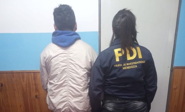 Dos detenidos en el marco de una investigación por robo agravado. Dos detenidos en el marco de una investigación por robo agravado.