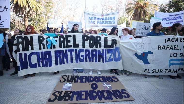 Cientos de personas se movilizaron en San Rafael en contra del cierre de la lucha antigranizo Foto: Gentileza Municipalidad de San Rafael