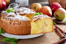 Receta de bizcocho de manzana con canela: ¡irresistible!.