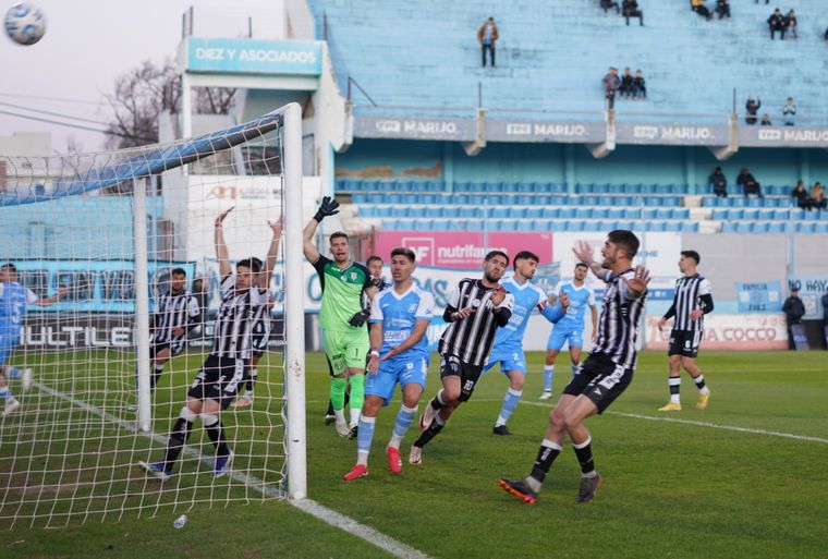 Ezequiel Medrán rescata tres aspectos fundamentales de la igualdad de Gimnasia frente a Estudiantes. Ezequiel Medrán rescata tres aspectos fundamentales de la igualdad de Gimnasia frente a Estudiantes.