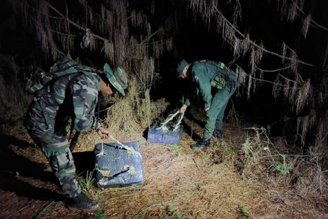 Efectivos de Gendarmería detectaron cinco bultos con 137 paquetes que contenían marihuana Foto: Gendarmería Nacional Argentina