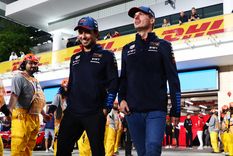 Max Verstappen le dedicó un último adiós a Checo Pérez. Foto: @Max33Verstappen Max Verstappen le dedicó un último adiós a Checo Pérez. Foto: @Max33Verstappen